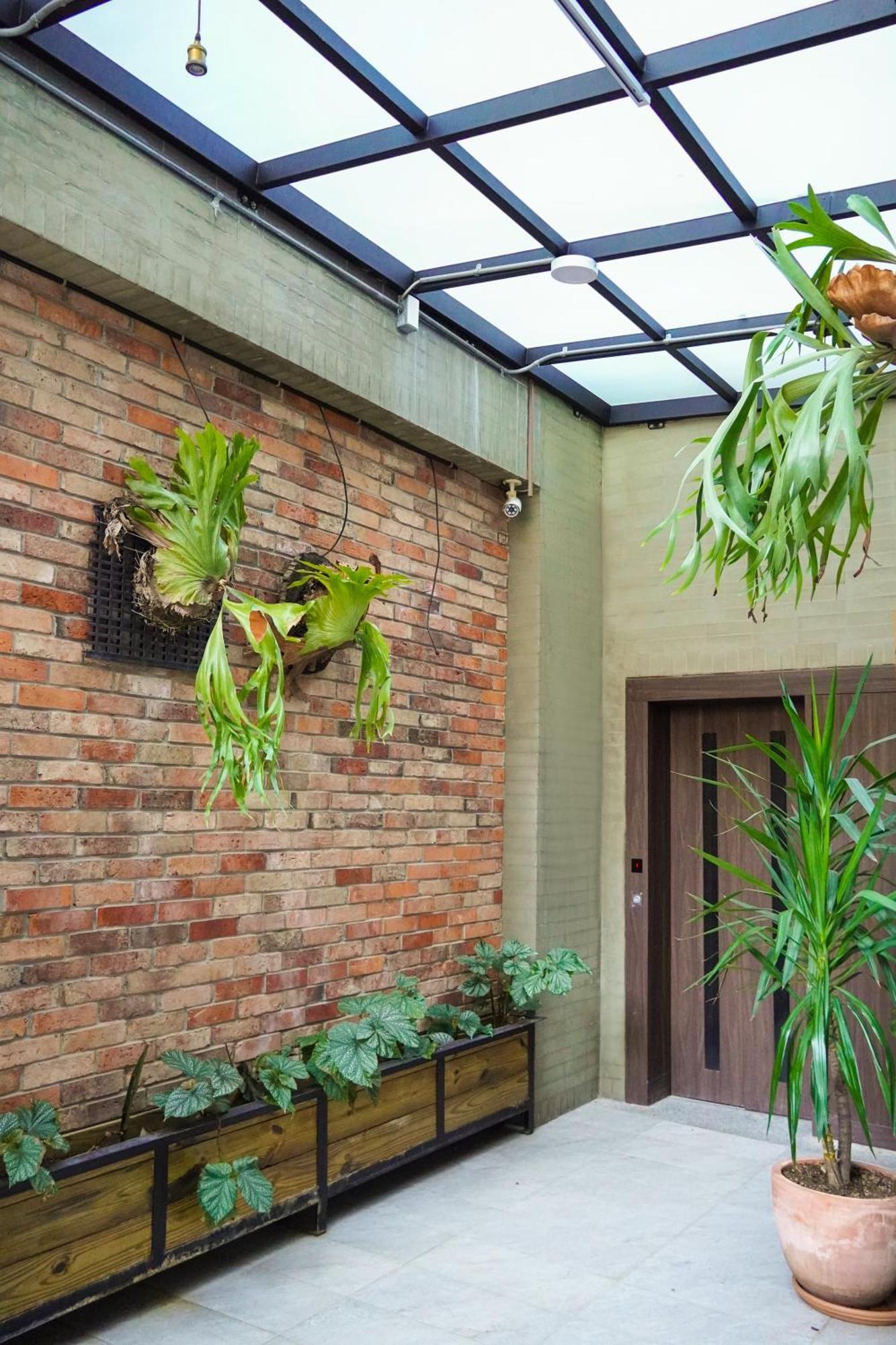 Central Land Hotel Taichung Exterior foto